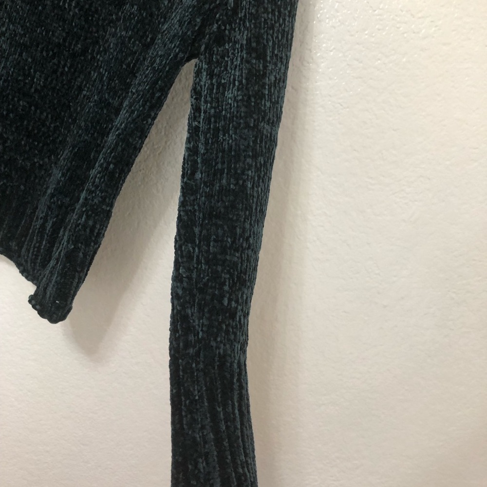 Romeo + Juliet Sweater - Picture 6 of 7